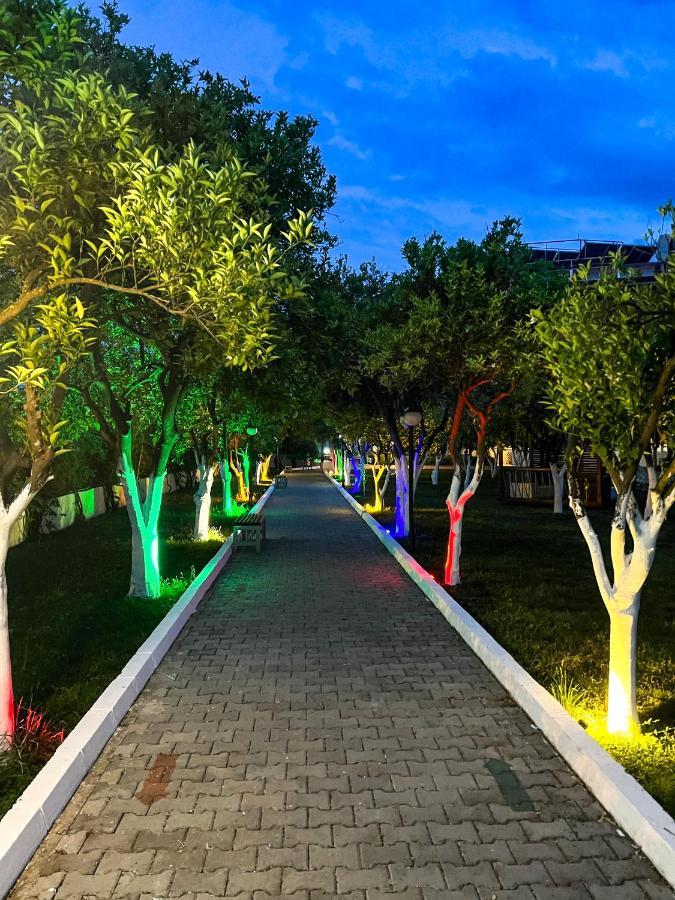 Castle Park Hotel Белдиби Екстериор снимка